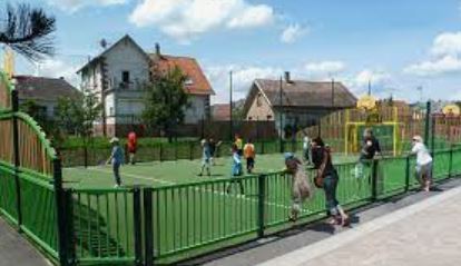 Mini Terrain de Foot/Basket - Espace de Jeux Ados au Terrain Rouge ( Ecole des Noyers)