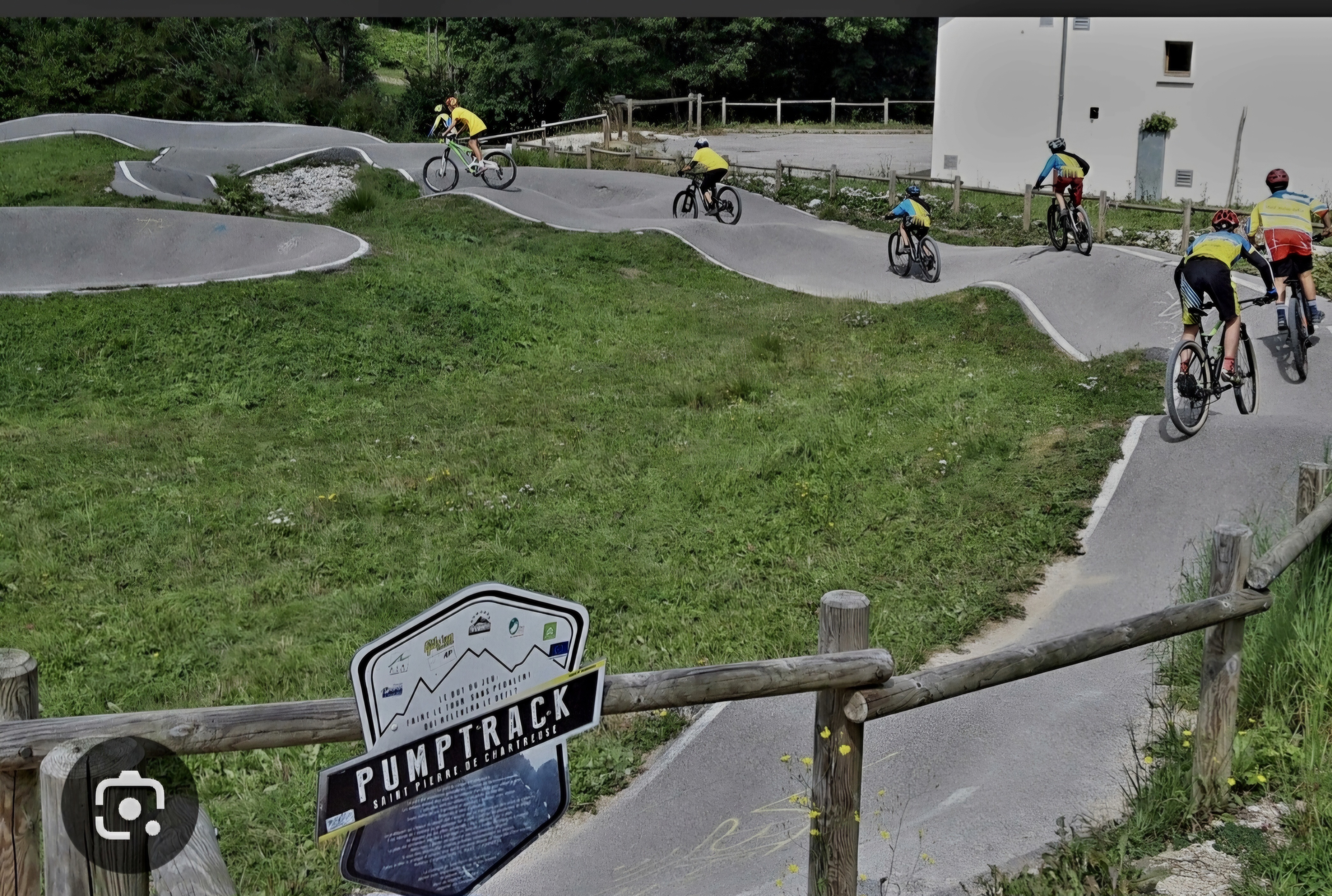 Pumptrack terrain de cross vtt bmx 